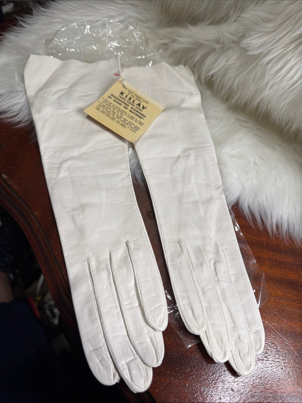 Never worn. In original packaging Kislav French kidskin leather evening gloves